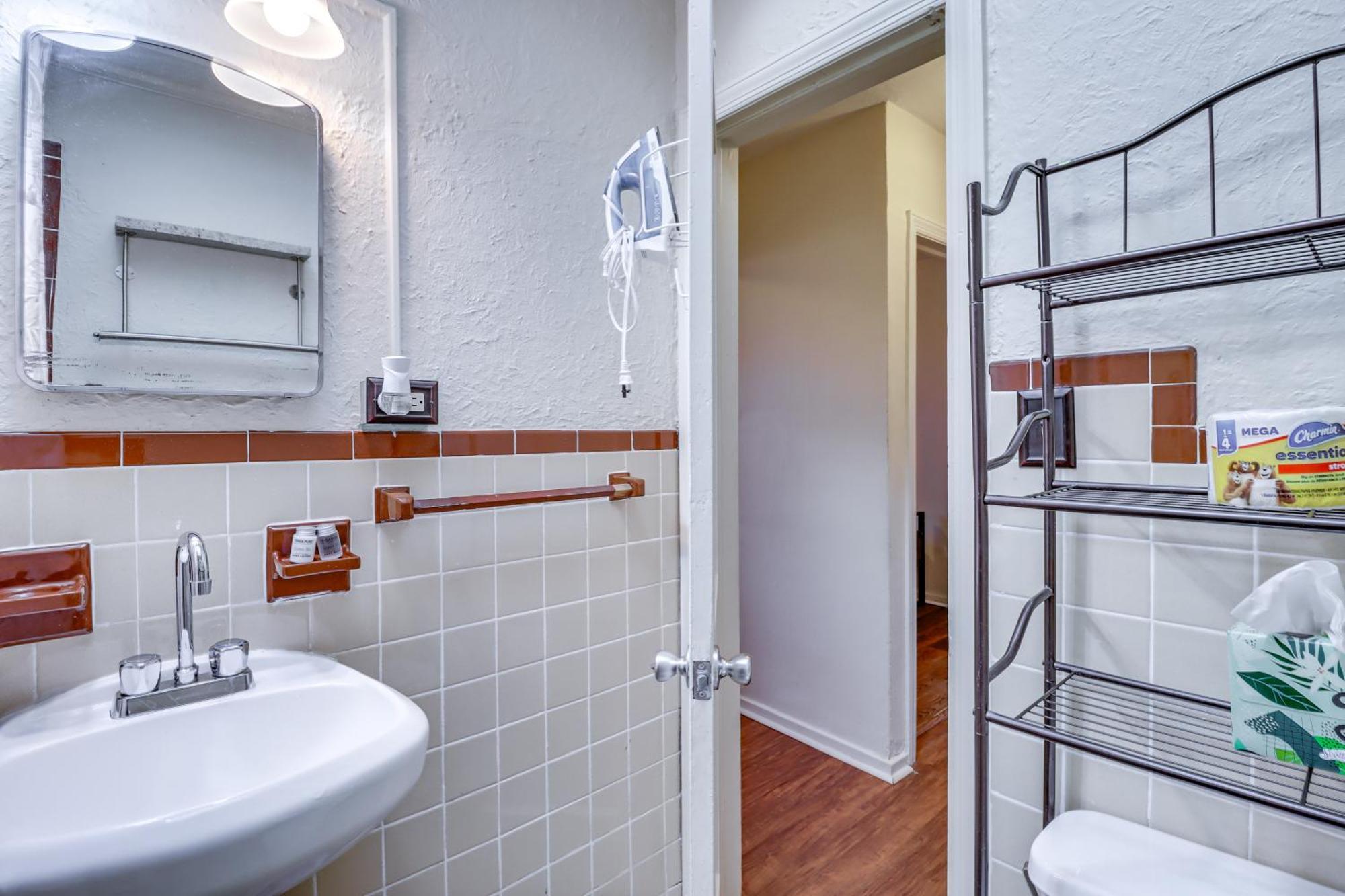 Cozy Near Historic Downtown *
