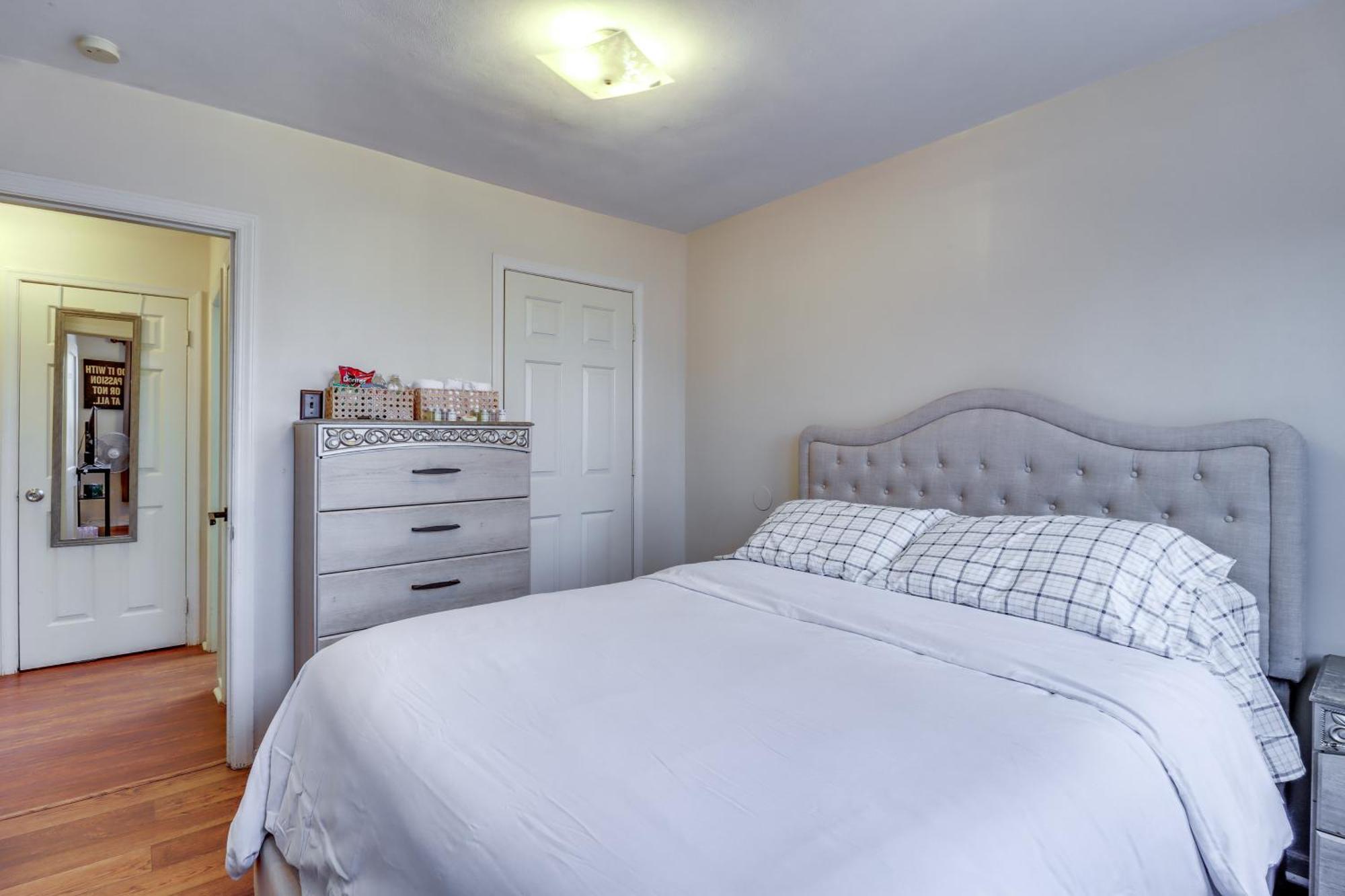 Cozy Near Historic Downtown Apartment *