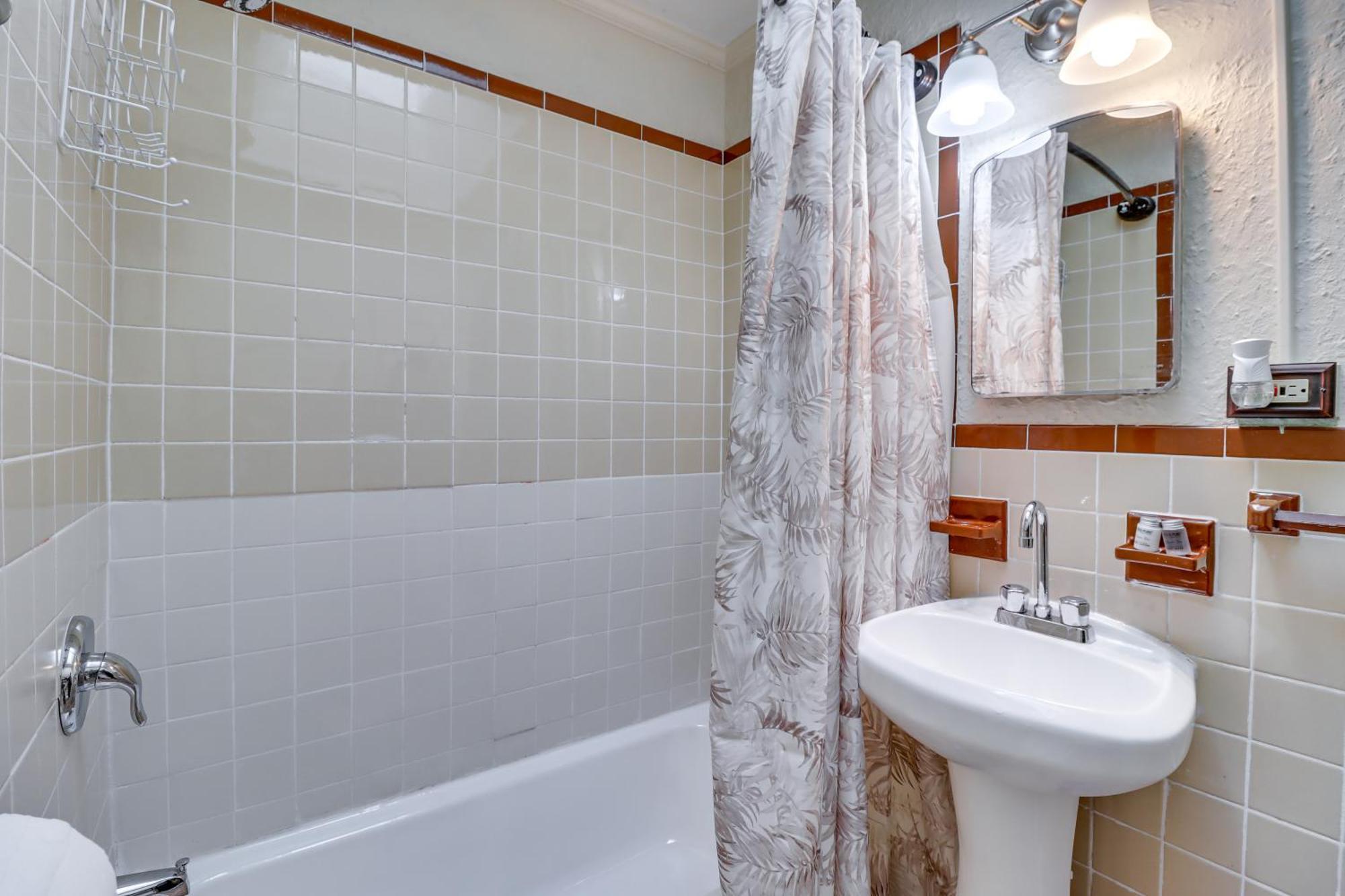 Apartment Cozy Near Historic Downtown